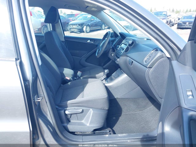 2012 Volkswagen Tiguan S მანქანა იყიდება აუქციონზე, vin: WVGBV7AX9CW000767, აუქციონის ნომერი: 44652127