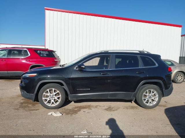 Продажа на аукционе авто 2016 Jeep Cherokee Latitude, vin: 1C4PJLCB7GW264883, номер лота: 44652161