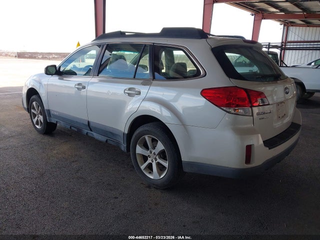 44652217 :رقم المزاد ، 4S4BRBAC4E3302900 vin ، 2014 Subaru Outback 2.5i مزاد بيع