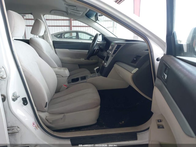 44652217 :رقم المزاد ، 4S4BRBAC4E3302900 vin ، 2014 Subaru Outback 2.5i مزاد بيع