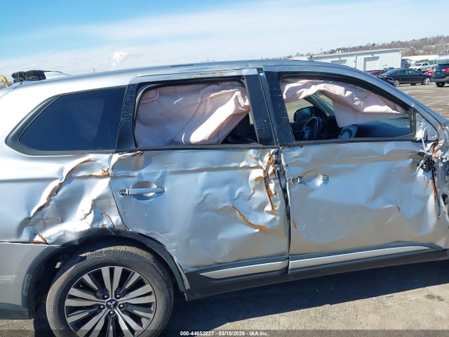 Mitsubishi Outlander Se 2019 JA4AZ3A32KZ046233 Image 18