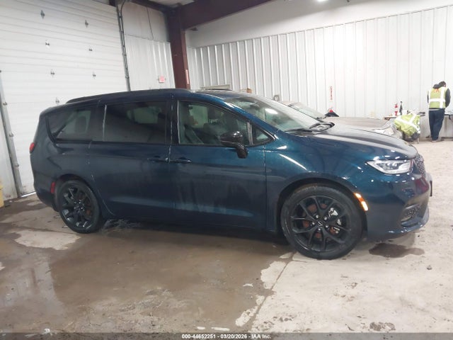 2025 Chrysler Pacifica Limited მანქანა იყიდება აუქციონზე, vin: 2C4RC1GG9SR513022, აუქციონის ნომერი: 44652251