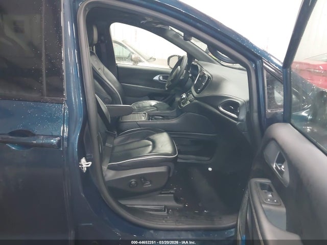 2025 CHRYSLER PACIFICA 2C4RC1GG9SR513022 Photo 4