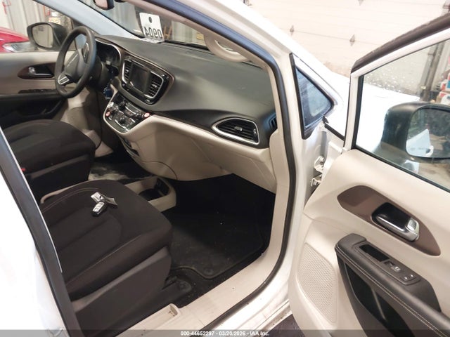 2024 CHRYSLER VOYAGER 2C4RC1CG9RR171796 Photo 4