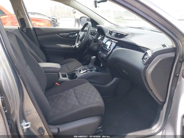 JN1BJ1CR4HW130901 Nissan Rogue Sport Sv