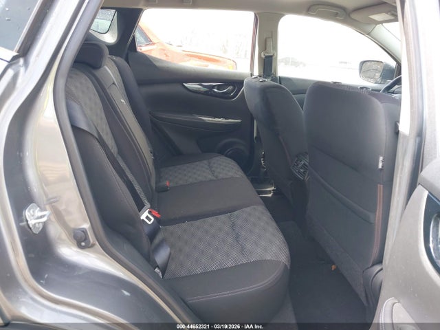 JN1BJ1CR4HW130901 Nissan Rogue Sport Sv