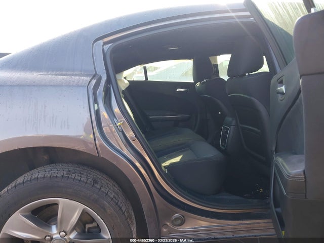2C3CDXHG0JH157959 Dodge Charger Sxt Plus Rwd