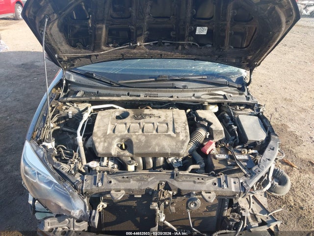 2018 TOYOTA COROLLA 5YFBURHE5JP745223 Photo 9