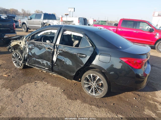 2018 TOYOTA COROLLA 5YFBURHE5JP745223 Photo 2