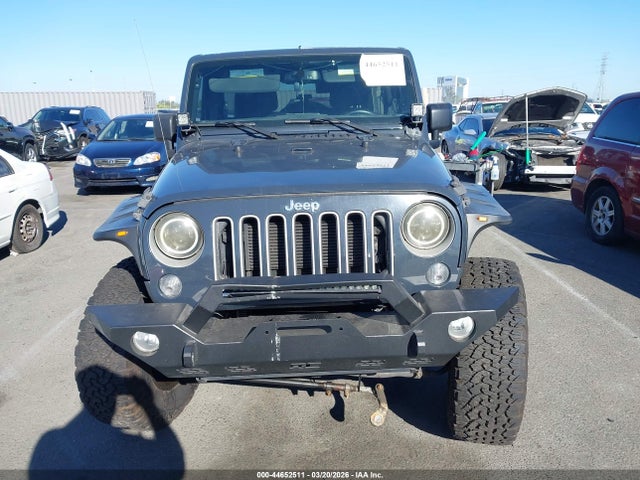 1C4BJWEG6GL275203 Jeep Wrangler Unlimited Sahara
