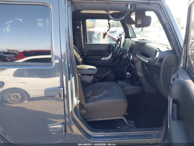 1C4BJWEG6GL275203 Jeep Wrangler Unlimited Sahara
