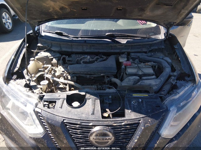 5N1AT2MV2JC813235 Nissan ROGUE SV
