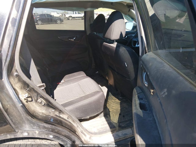 5N1AT2MV2JC813235 Nissan ROGUE SV