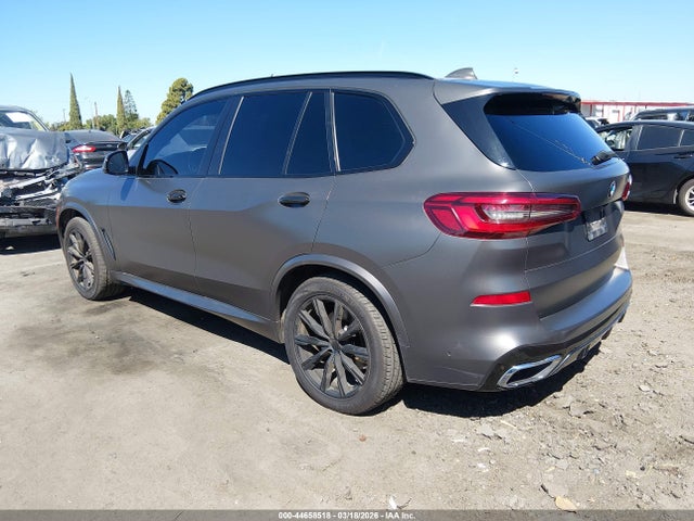 2019 BMW X5 5UXJU2C57KLN49528 Photo 2