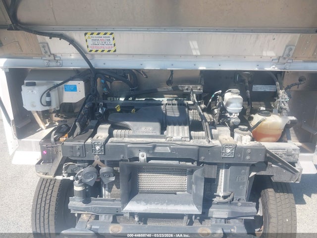 Ford E-350 Stripped 2018 1FC3E3K66JDC33134 Image 10