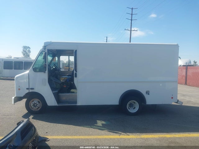 Ford E-350 Stripped 2018 1FC3E3K66JDC33134 Image 15