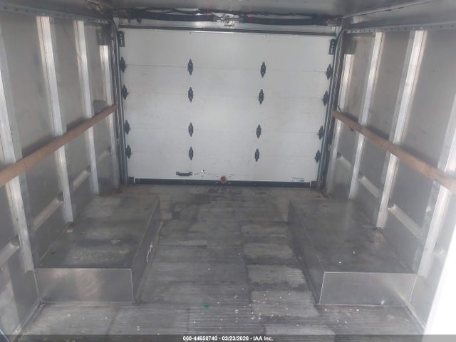 Ford E-350 Stripped 2018 1FC3E3K66JDC33134 Image 8