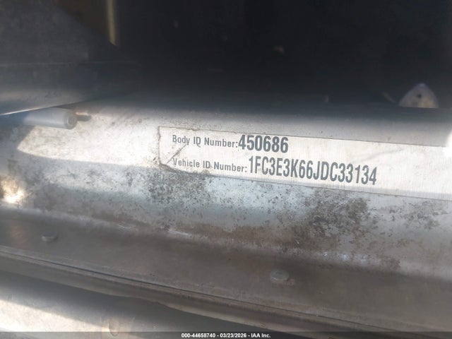 Ford E-350 Stripped 2018 1FC3E3K66JDC33134 Image 9