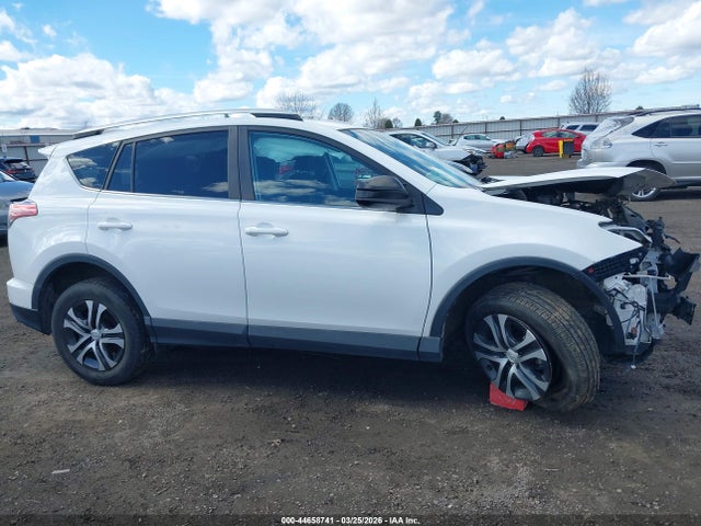 Toyota RAV4 LE 2016 2T3BFREV5GW434422 Image 14