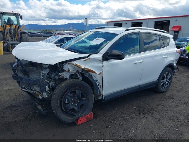 Toyota RAV4 LE 2016 2T3BFREV5GW434422 Image 2