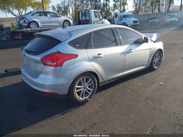 Ford FOCUS SE 2016 1FADP3K25GL255514 Image 4