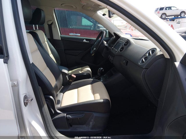 Продажа на аукционе авто 2017 Volkswagen Tiguan 2.0t/2.0t S, vin: WVGAV7AX4HK020113, номер лота: 44658813