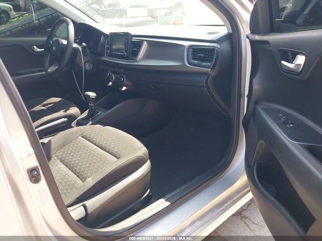 3KPA25AB4KE209425 KIA Rio 5-door S