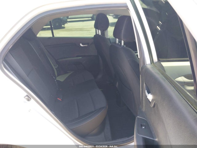 3KPA25AB4KE209425 KIA Rio 5-door S