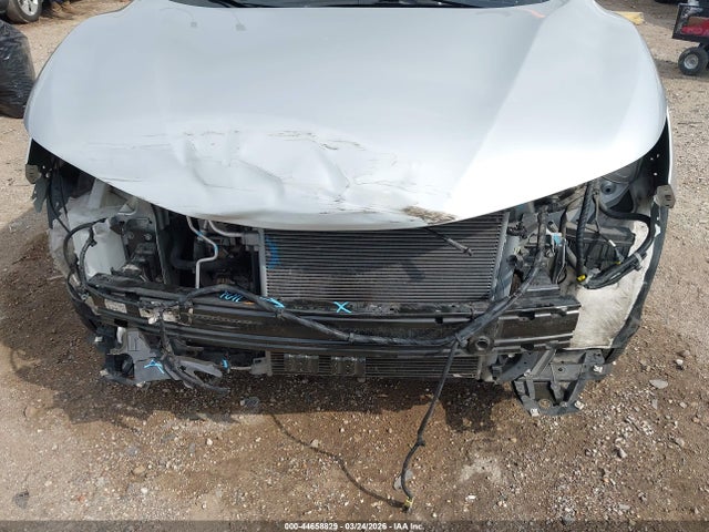 JN1BJ1CP0HW021043 Nissan Rogue Sport S