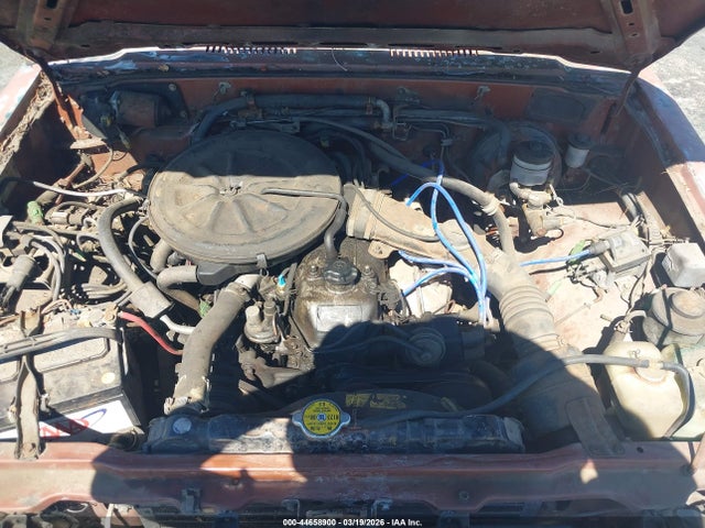 1981 TOYOTA PICKUP / CAB CHASSIS JT4RN44S8B0026229 Photo 9