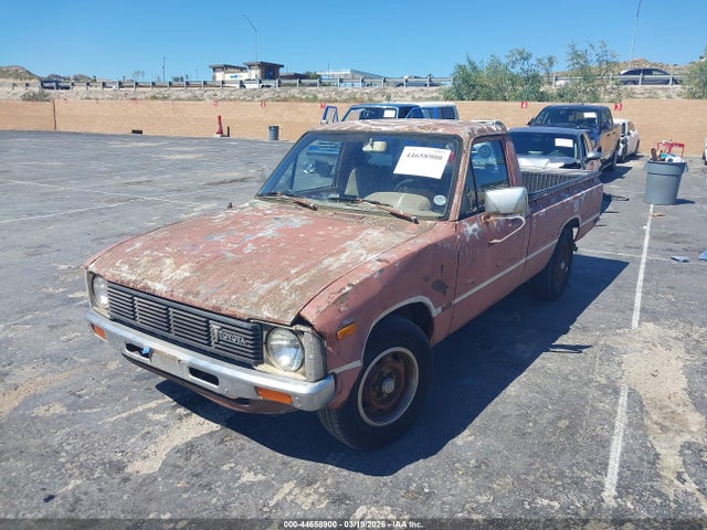 1981 TOYOTA PICKUP / CAB CHASSIS JT4RN44S8B0026229 Photo 1