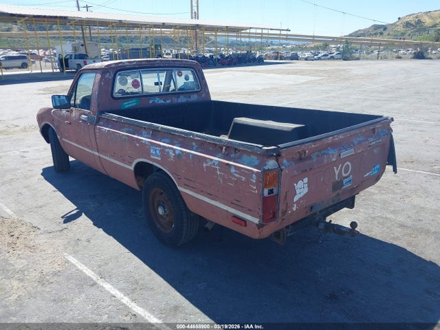 1981 TOYOTA PICKUP / CAB CHASSIS JT4RN44S8B0026229 Photo 2