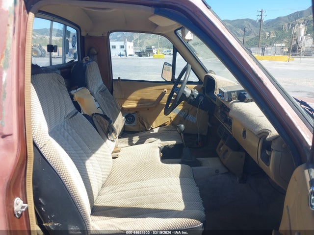 1981 TOYOTA PICKUP / CAB CHASSIS JT4RN44S8B0026229 Photo 4