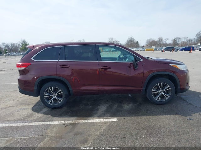 Toyota Highlander Le 2018 5TDZZRFH1JS243930 Image 13