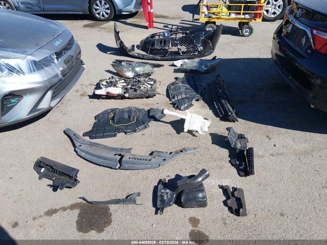 4T1BF1FK9HU382745 Toyota CAMRY SE