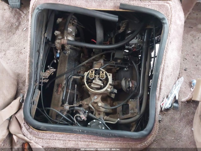 44658937 :رقم المزاد ، 1GBJP37N4N3315767 vin ، 1993 Fleetwood P30 مزاد بيع