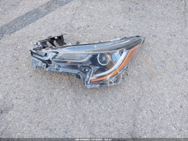 JTNK4RBE8K3035036 Toyota COROLLA SE