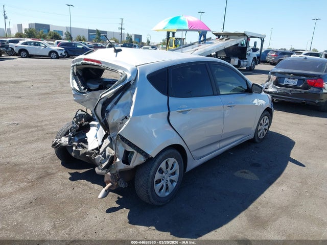 KMHCT5AE8HU325992 Hyundai ACCENT SE