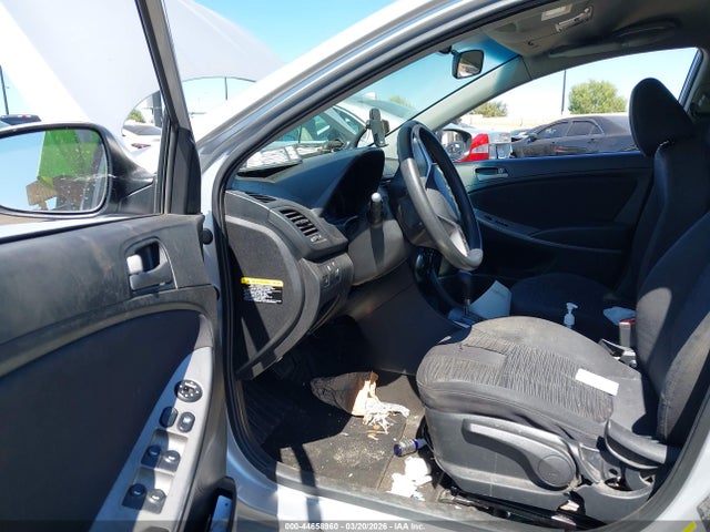KMHCT5AE8HU325992 Hyundai ACCENT SE
