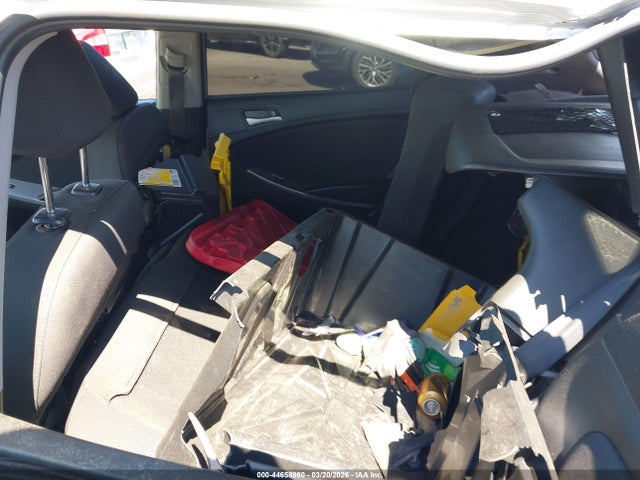 KMHCT5AE8HU325992 Hyundai ACCENT SE