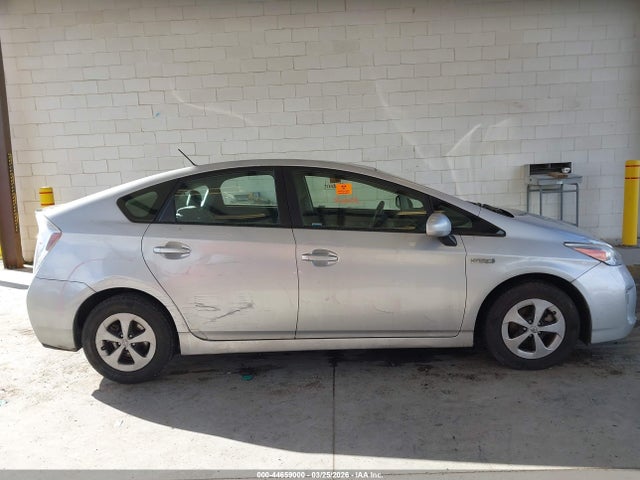 Toyota Prius Two 2014 JTDKN3DU0E0356948 Image 13