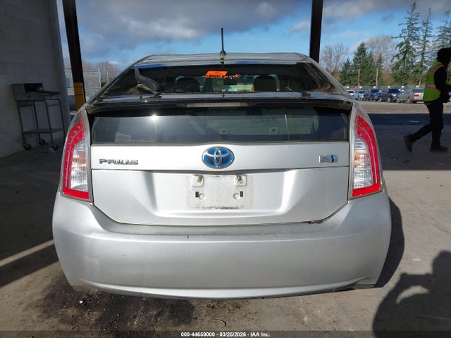 Toyota Prius Two 2014 JTDKN3DU0E0356948 Image 16