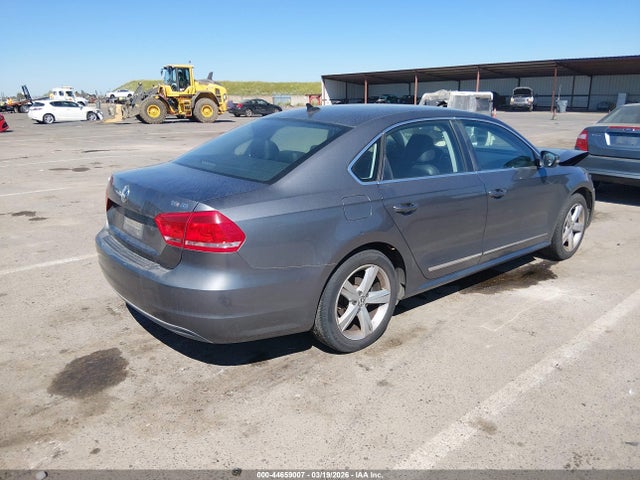Volkswagen Passat 1.8t Se 2014 1VWBT7A30EC063801 Image 4