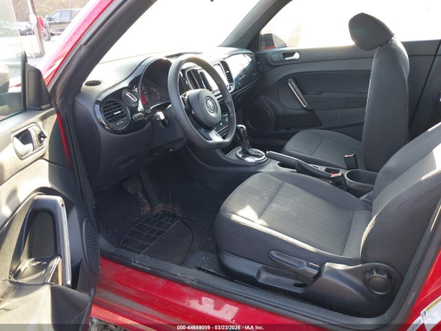 44659009 :رقم المزاد ، 3VWFP7AT5CM652778 vin ، 2012 Volkswagen Beetle Entry مزاد بيع
