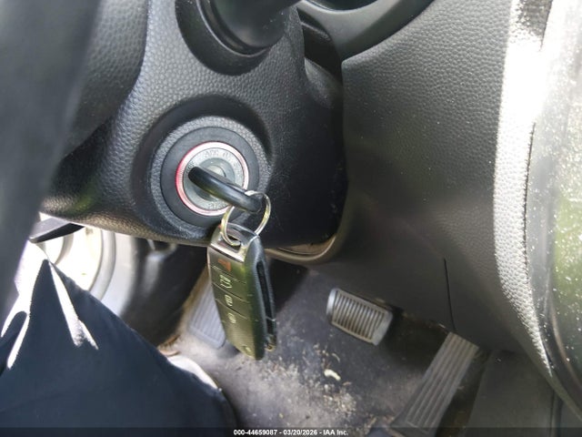 KNDJP3A58J7519060 KIA SOUL +
