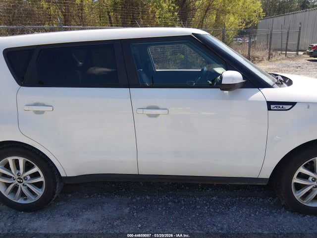KNDJP3A58J7519060 KIA SOUL +