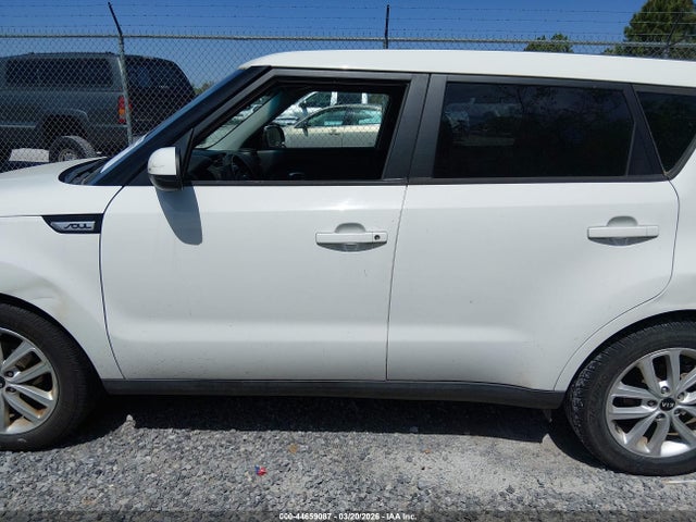 KNDJP3A58J7519060 KIA SOUL +