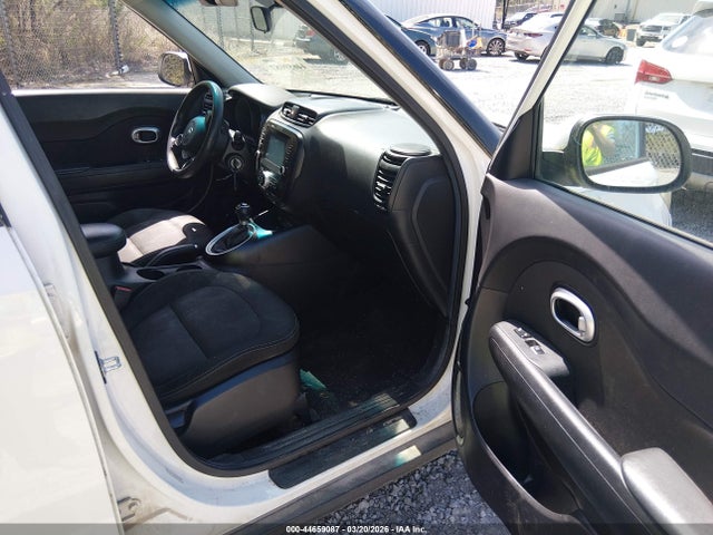KNDJP3A58J7519060 KIA SOUL +