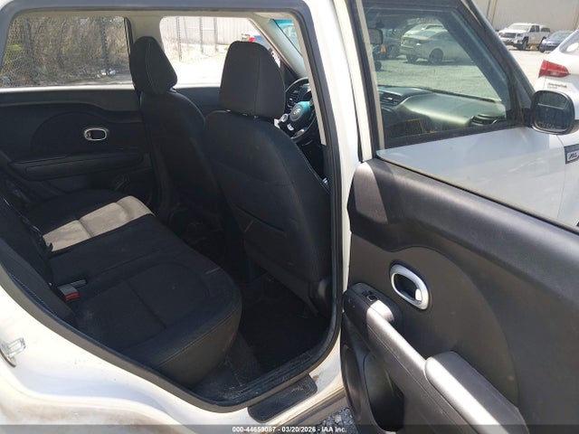 KNDJP3A58J7519060 KIA SOUL +