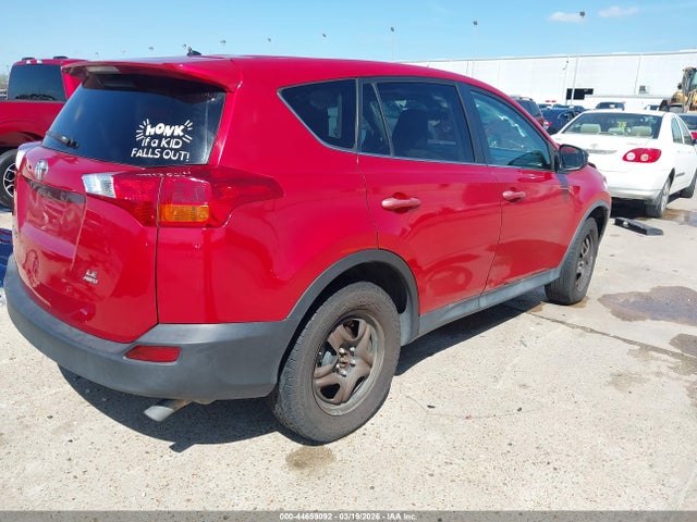2T3BFREV6FW293682 Toyota RAV4 LE